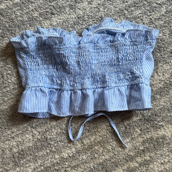 Cropped baby blue top - Picture 2 of 2
